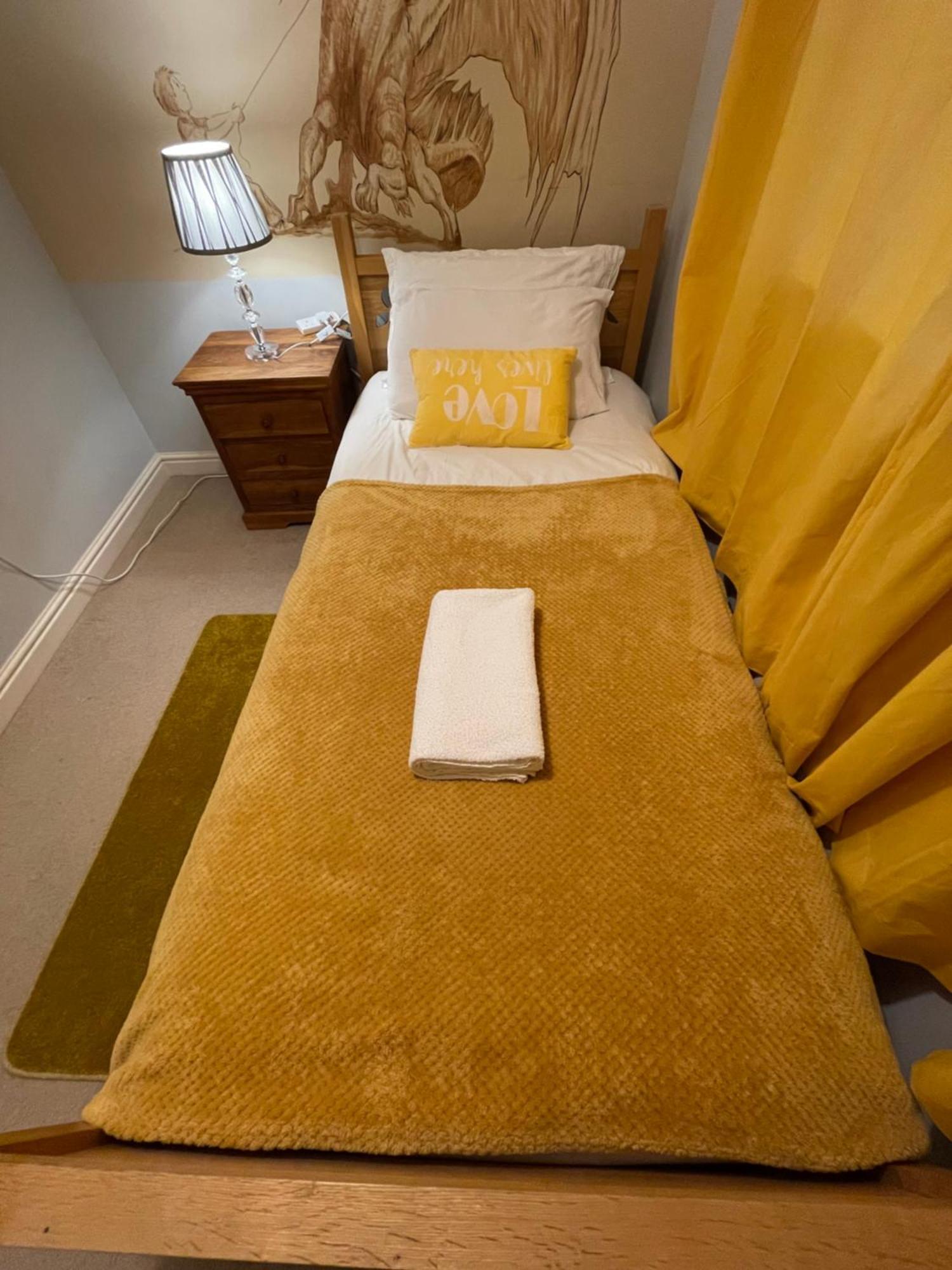 In Cardiff, Sleeps 8 Holiday home *