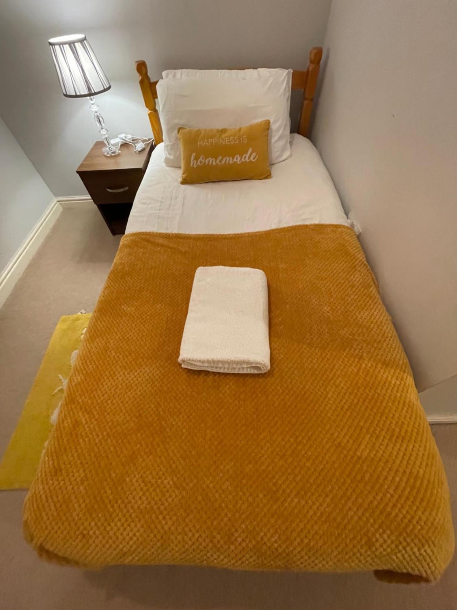 Holiday home In Cardiff, Sleeps 8