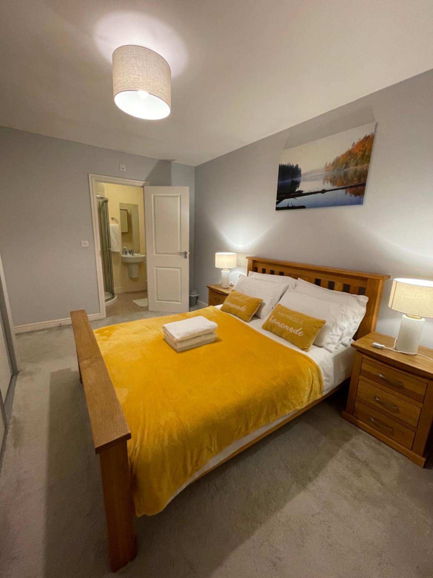 In Cardiff, Sleeps 8 Cardiff