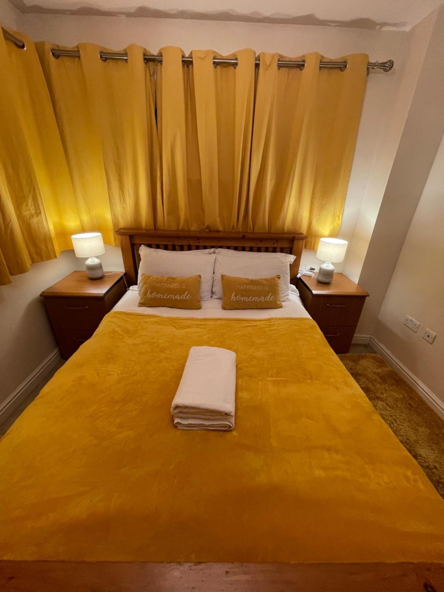In Cardiff. Sleeps 6 *