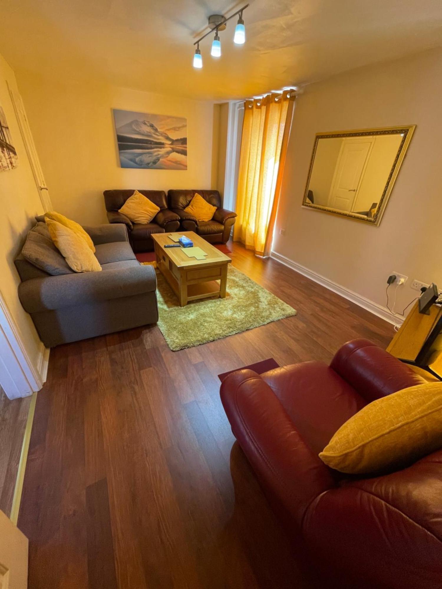 Holiday home In Cardiff. Sleeps 6 *