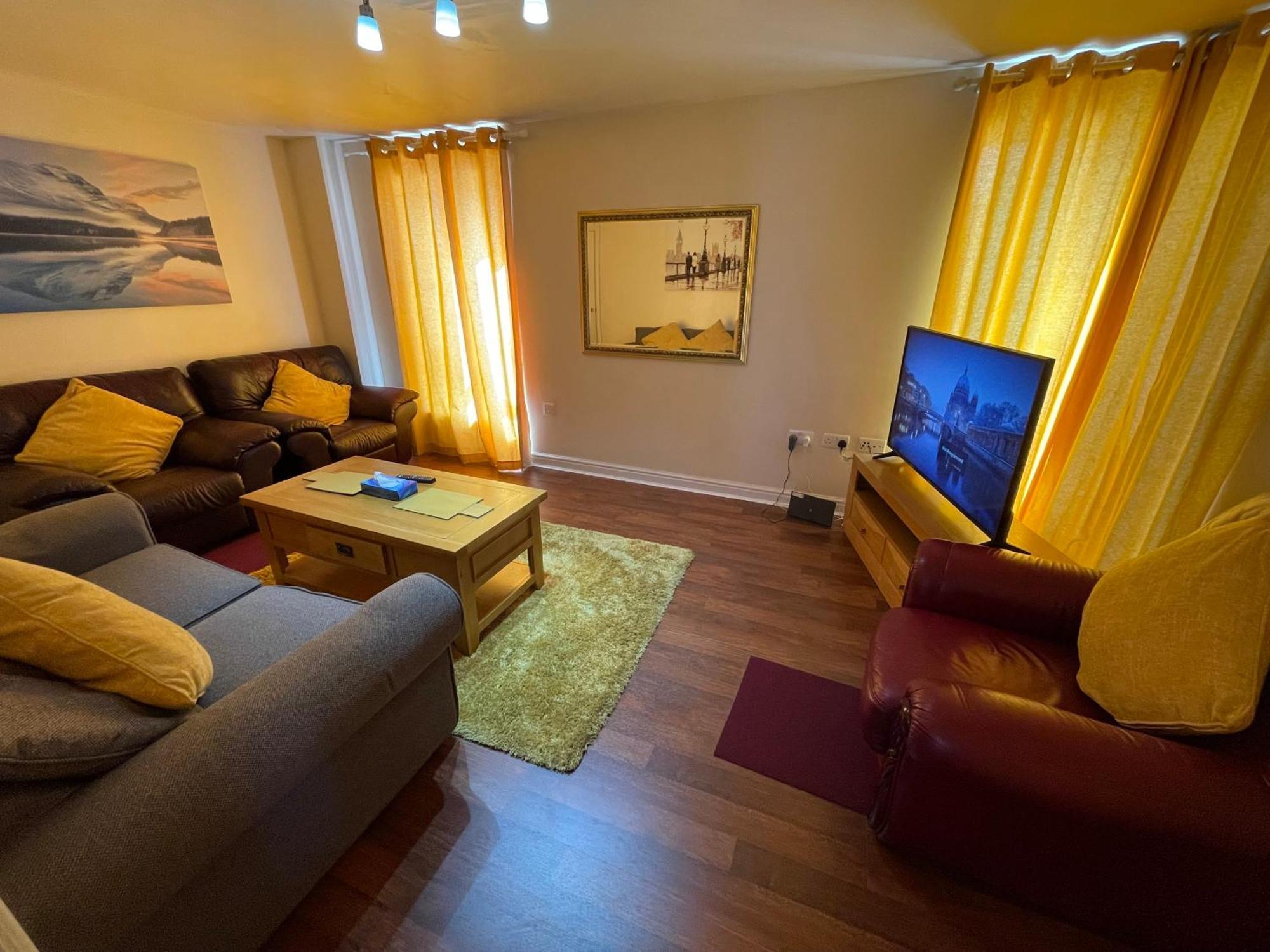 In Cardiff. Sleeps 6 Holiday home Cardiff