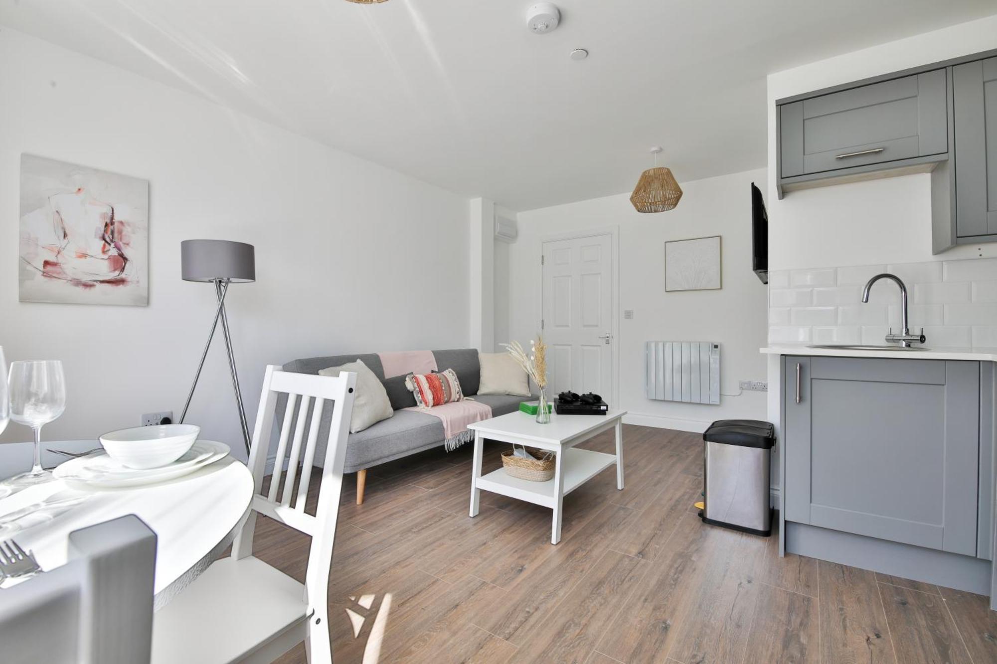 Apartment Stayright Spacious With Private Parking- 15-minute Stroll To Town Centre Cardiff