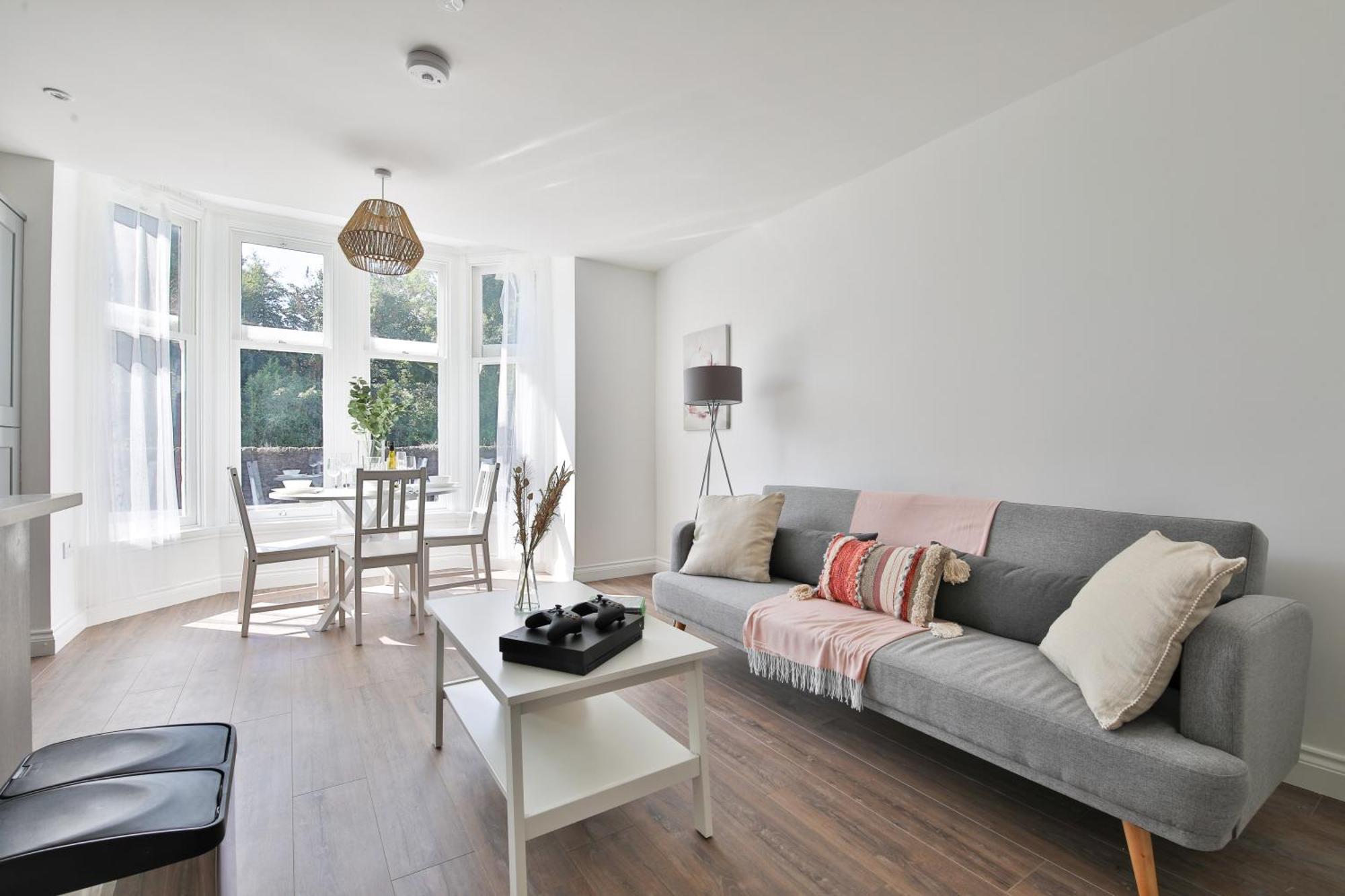 Apartment Stayright Spacious With Private Parking- 15-minute Stroll To Town Centre Cardiff