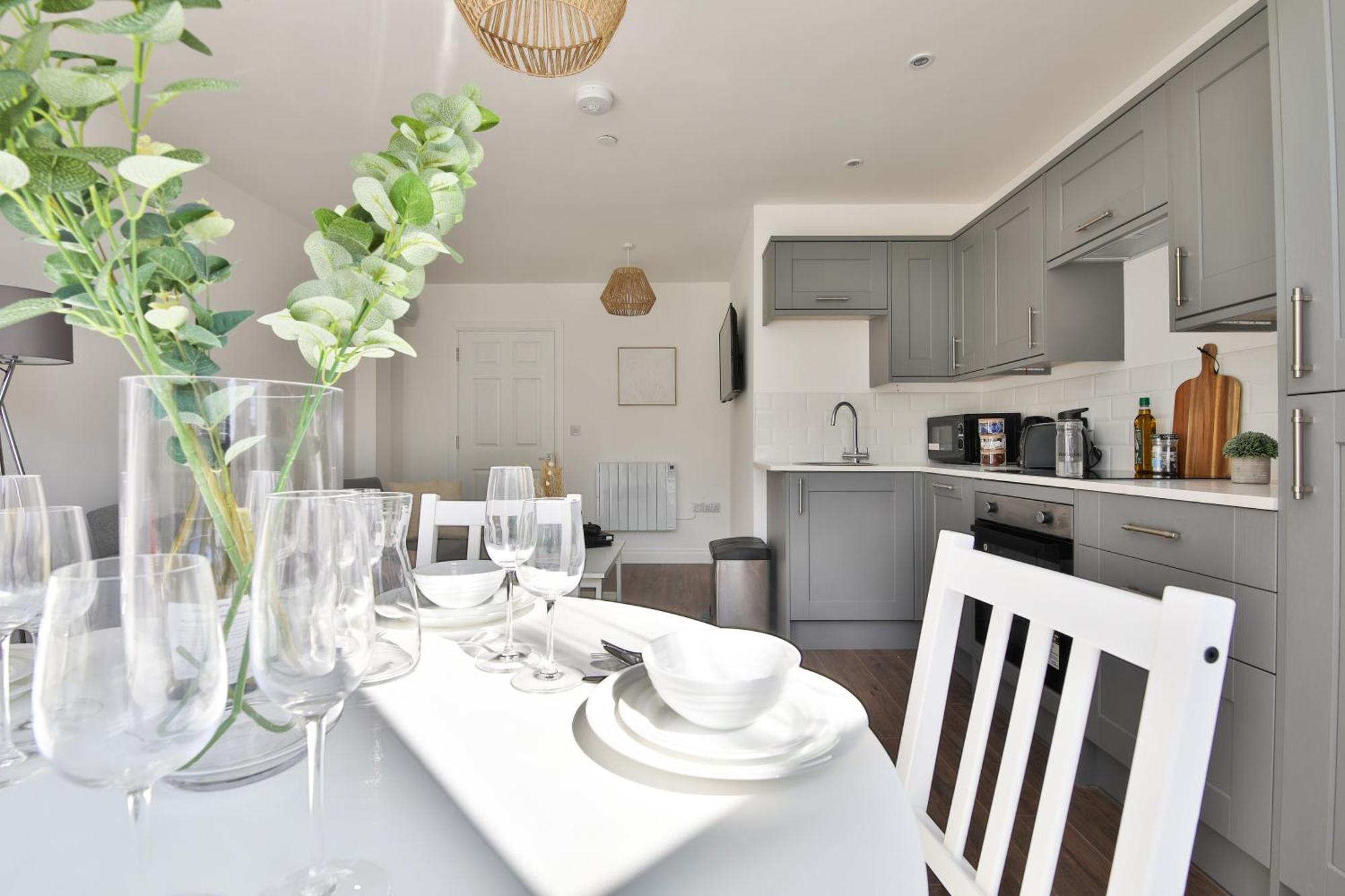Stayright Spacious With Private Parking- 15-minute Stroll To Town Centre * Cardiff
