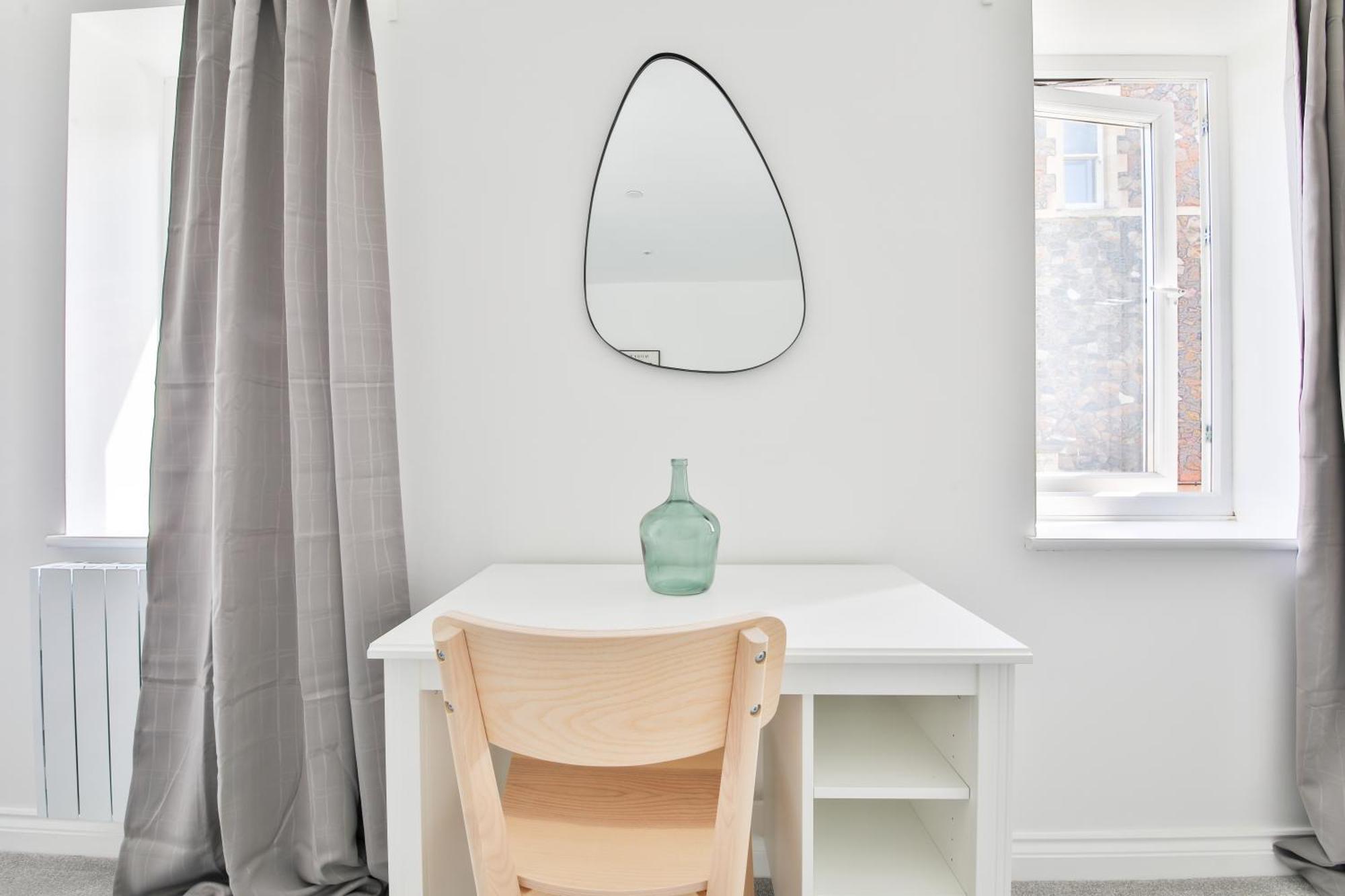 Stayright Spacious With Private Parking- 15-minute Stroll To Town Centre Cardiff