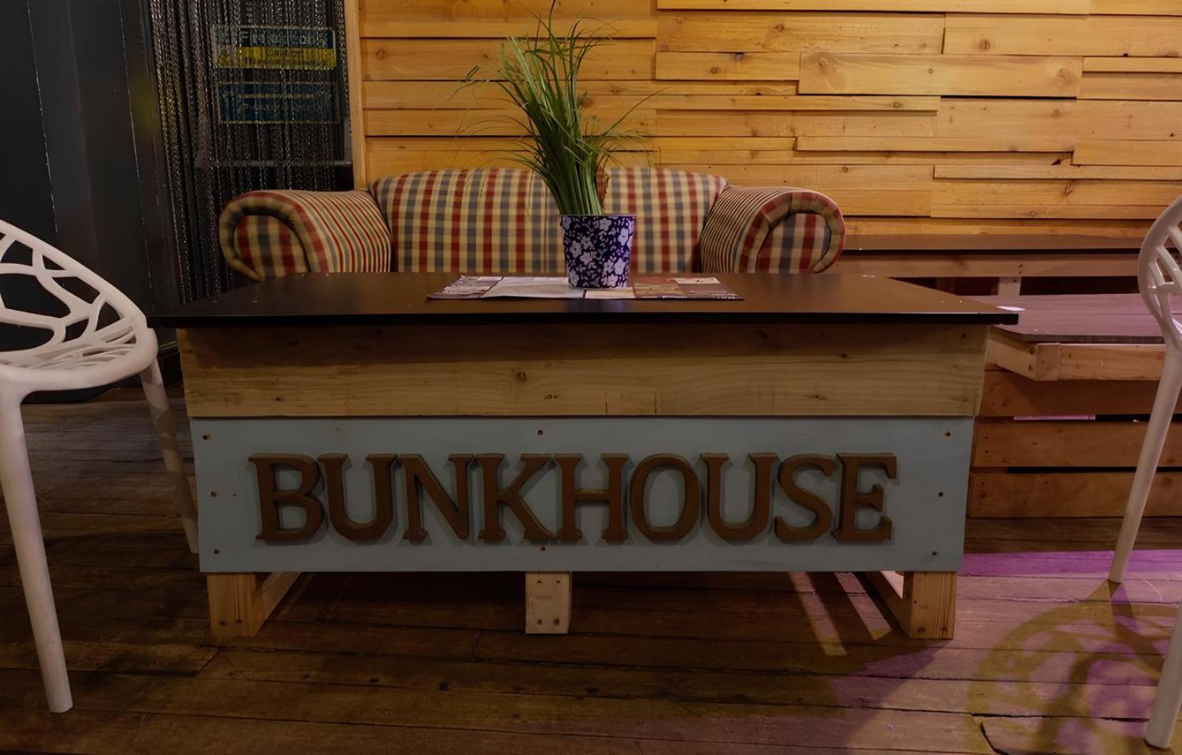Bunkhouse Hostel *