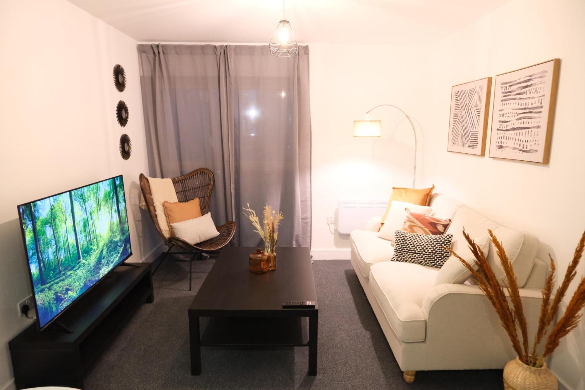 Richmond Village Apartment *