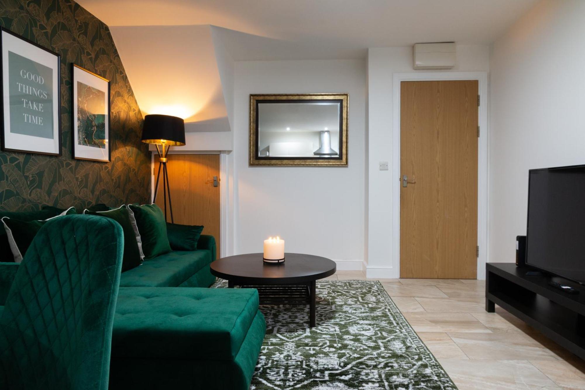 2 Bedroom Entire Near Principality Stadium