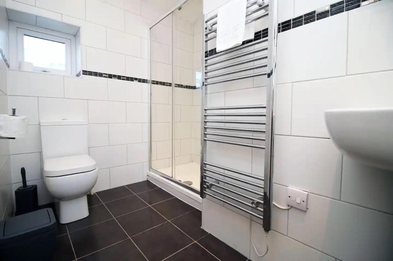 2 Bedroom Entire Near Principality Stadium