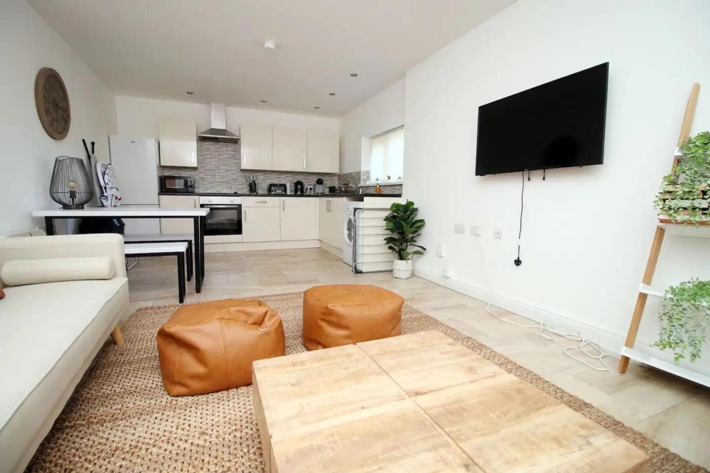 2 Bedroom Entire Near Principality Stadium Apartment