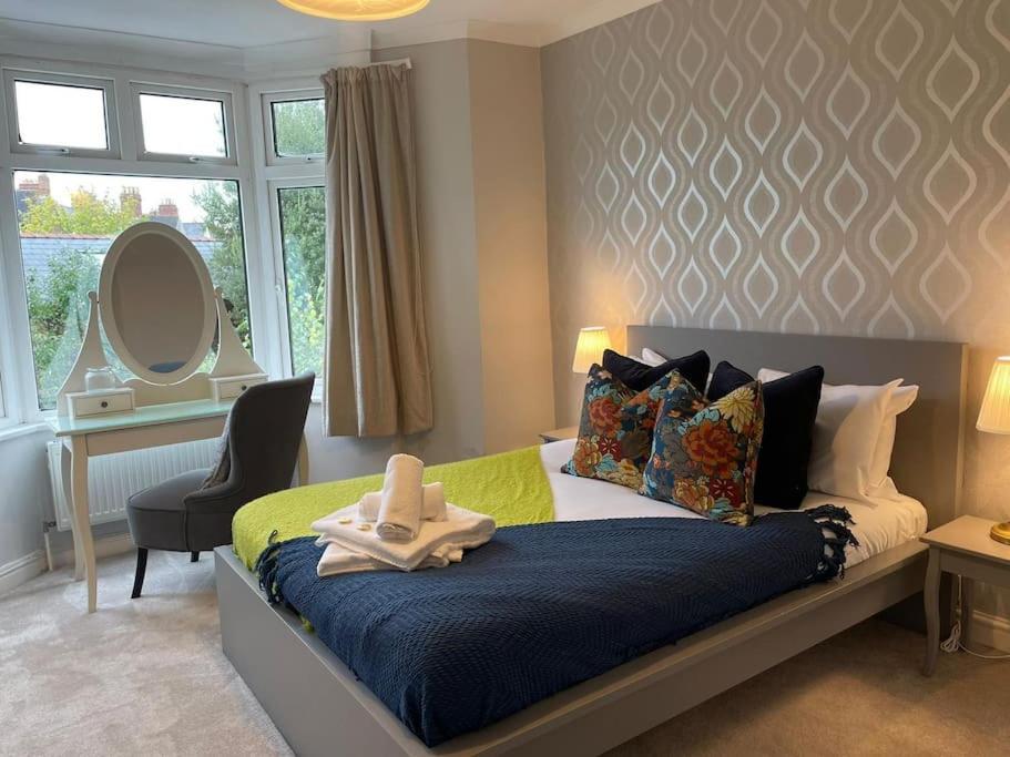 The Regal At Penarth By Mgroupsa * Cardiff