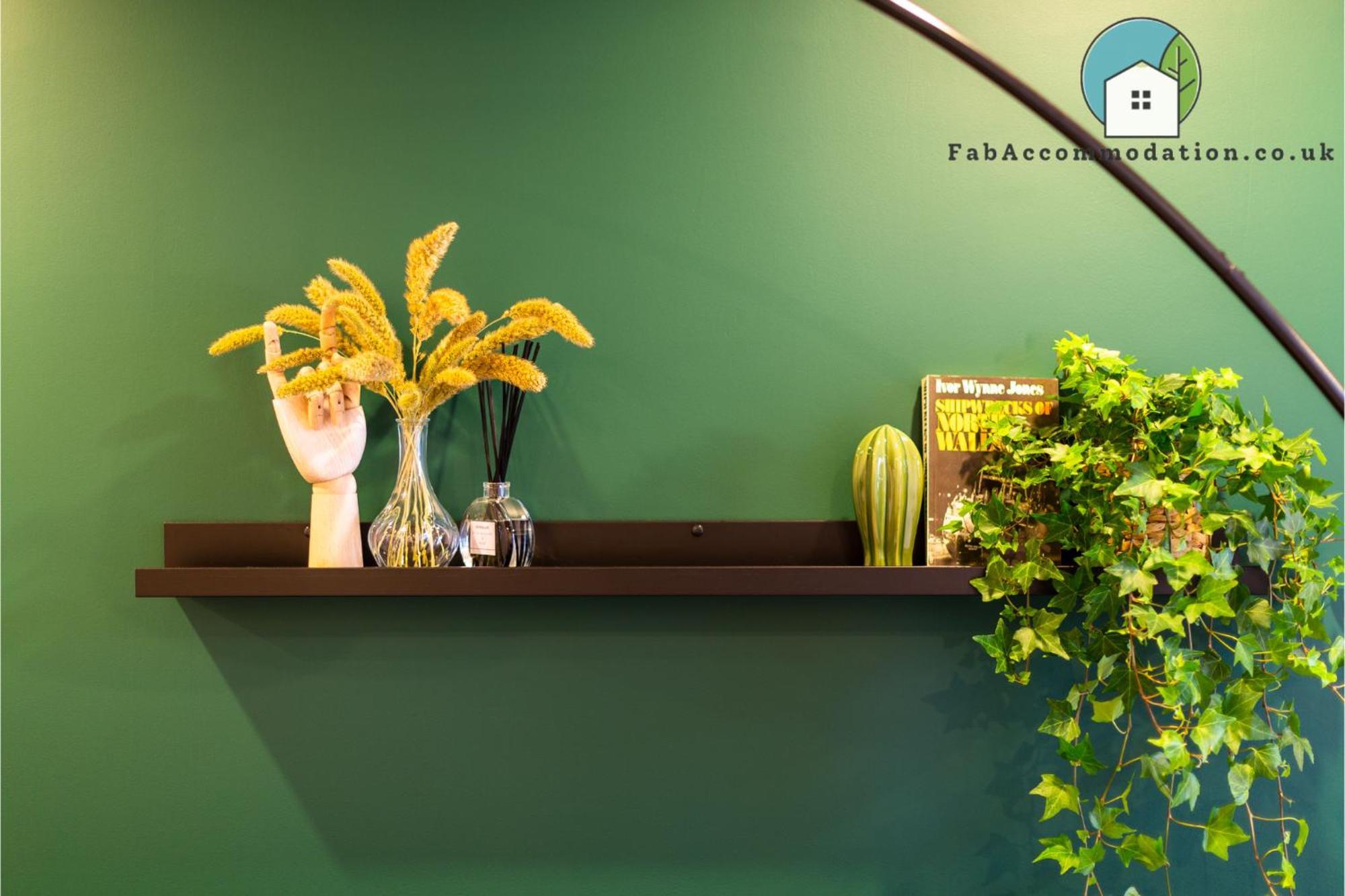Amazing Flat-parking Available-by Fabaccommodation *