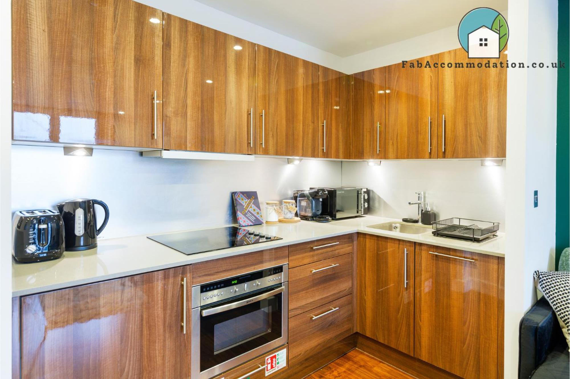 Amazing Flat-parking Available-by Fabaccommodation *