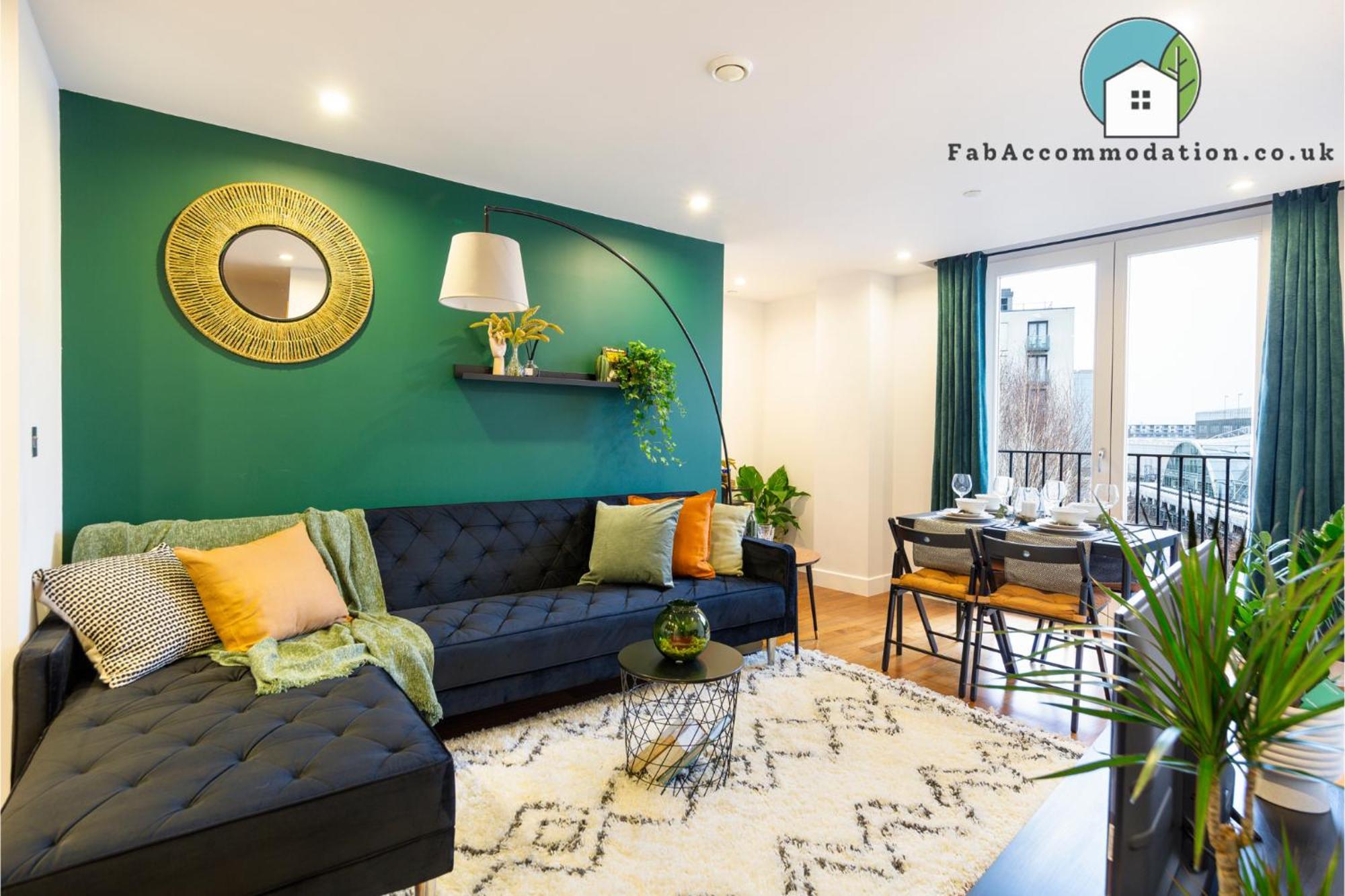 Apartment Amazing Flat-parking Available-by Fabaccommodation Cardiff