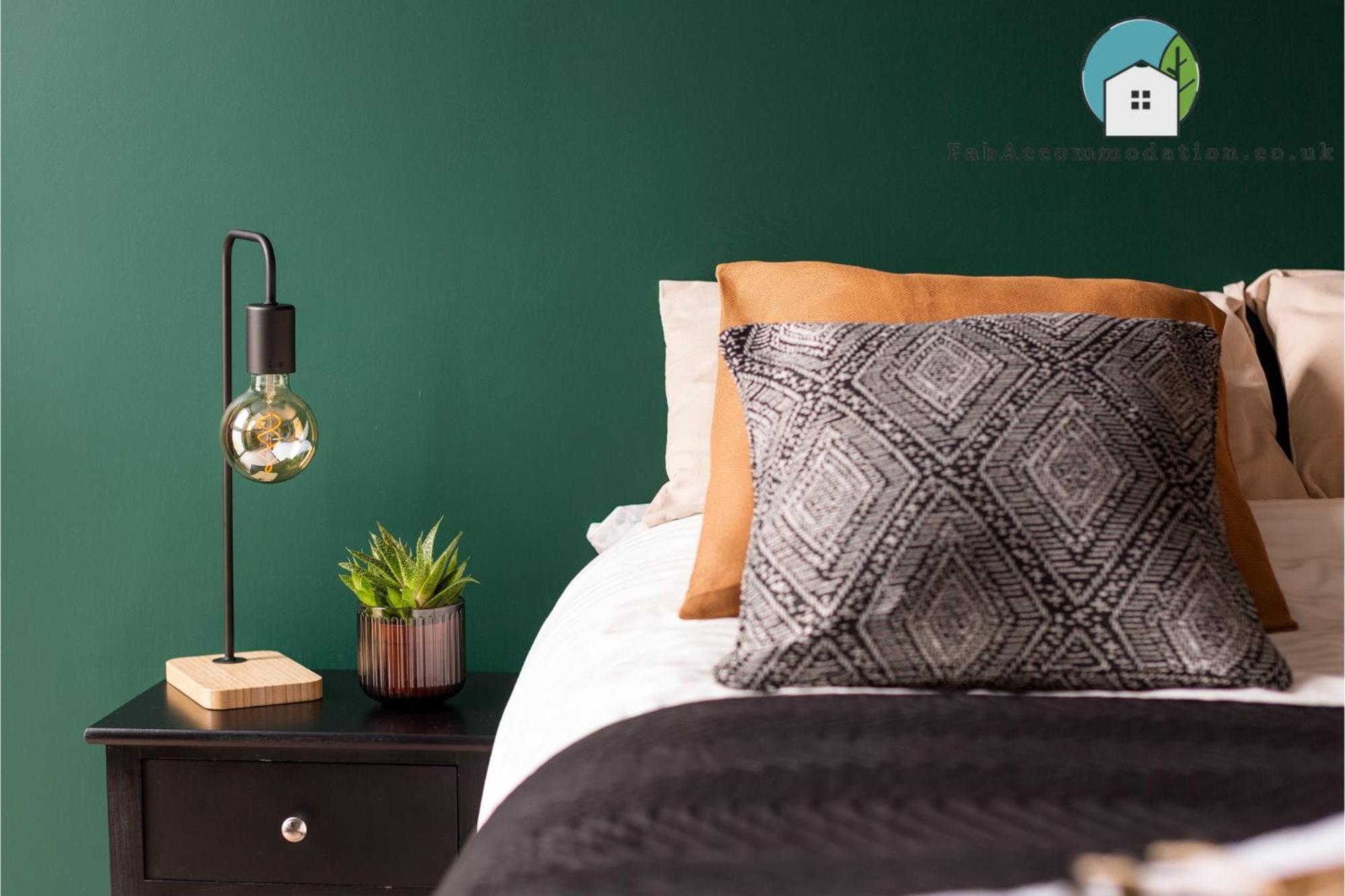 Amazing Flat-parking Available-by Fabaccommodation *