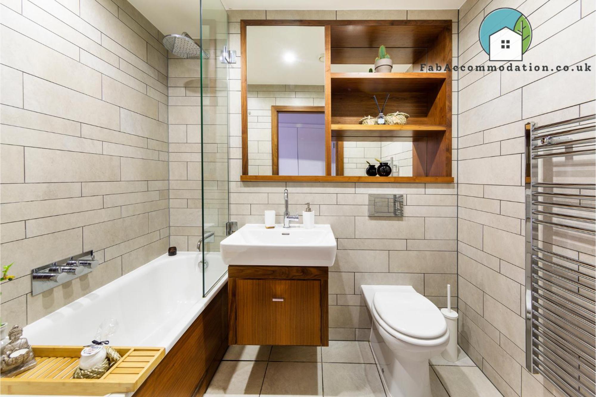 Apartment Amazing Flat-parking Available-by Fabaccommodation Cardiff