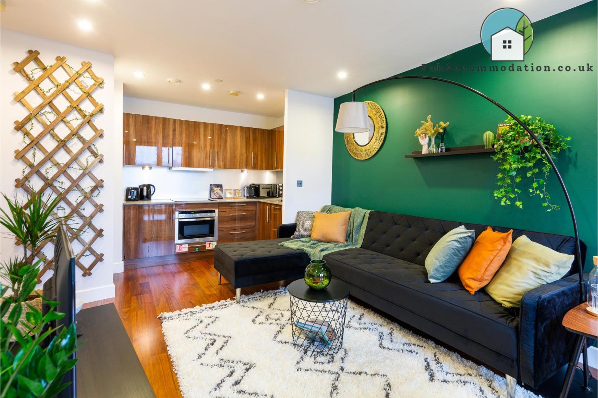 Amazing Flat-parking Available-by Fabaccommodation * Cardiff