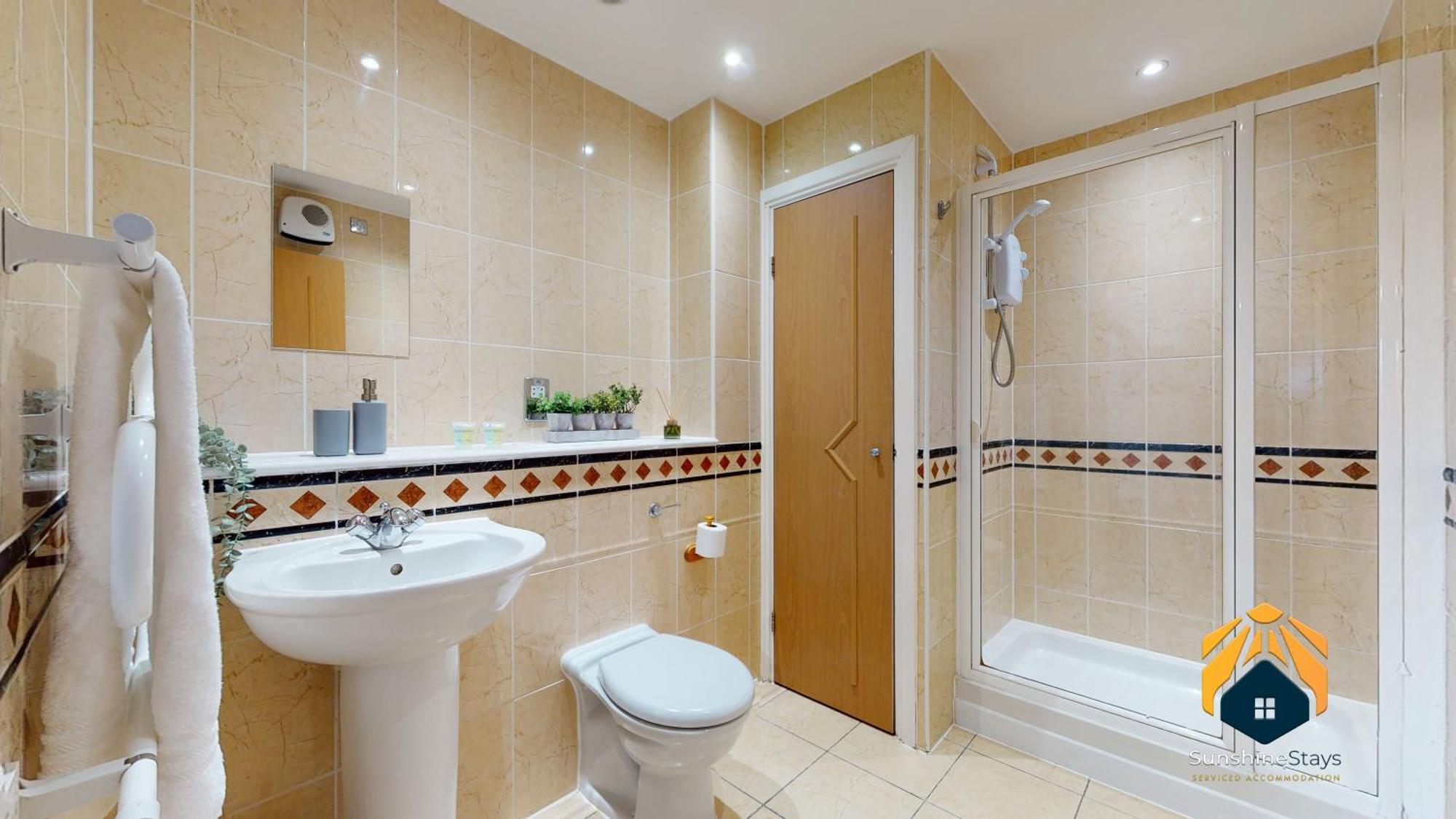 Apartment Stunning City Apartment! Sleeps 8 *