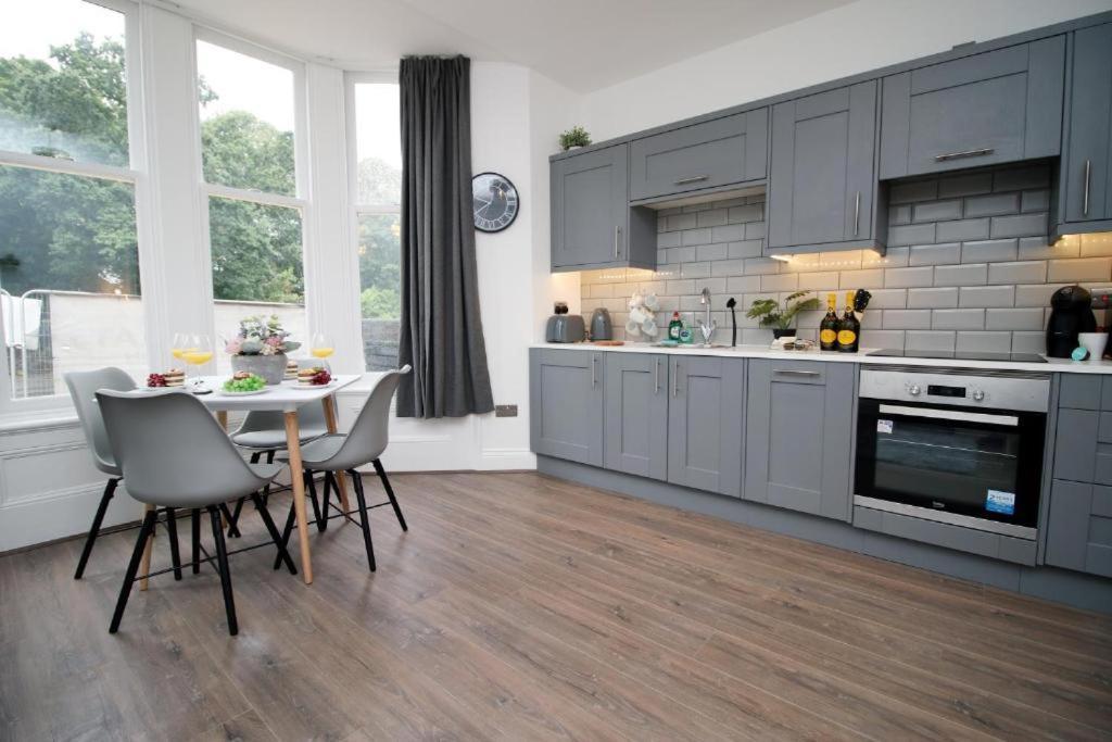 Apartment Cohost Partners | Spacious | Free Parking!