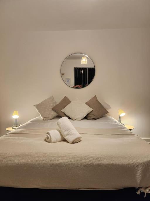 Flat 8 - 10 Min To Centre By Promise * Cardiff