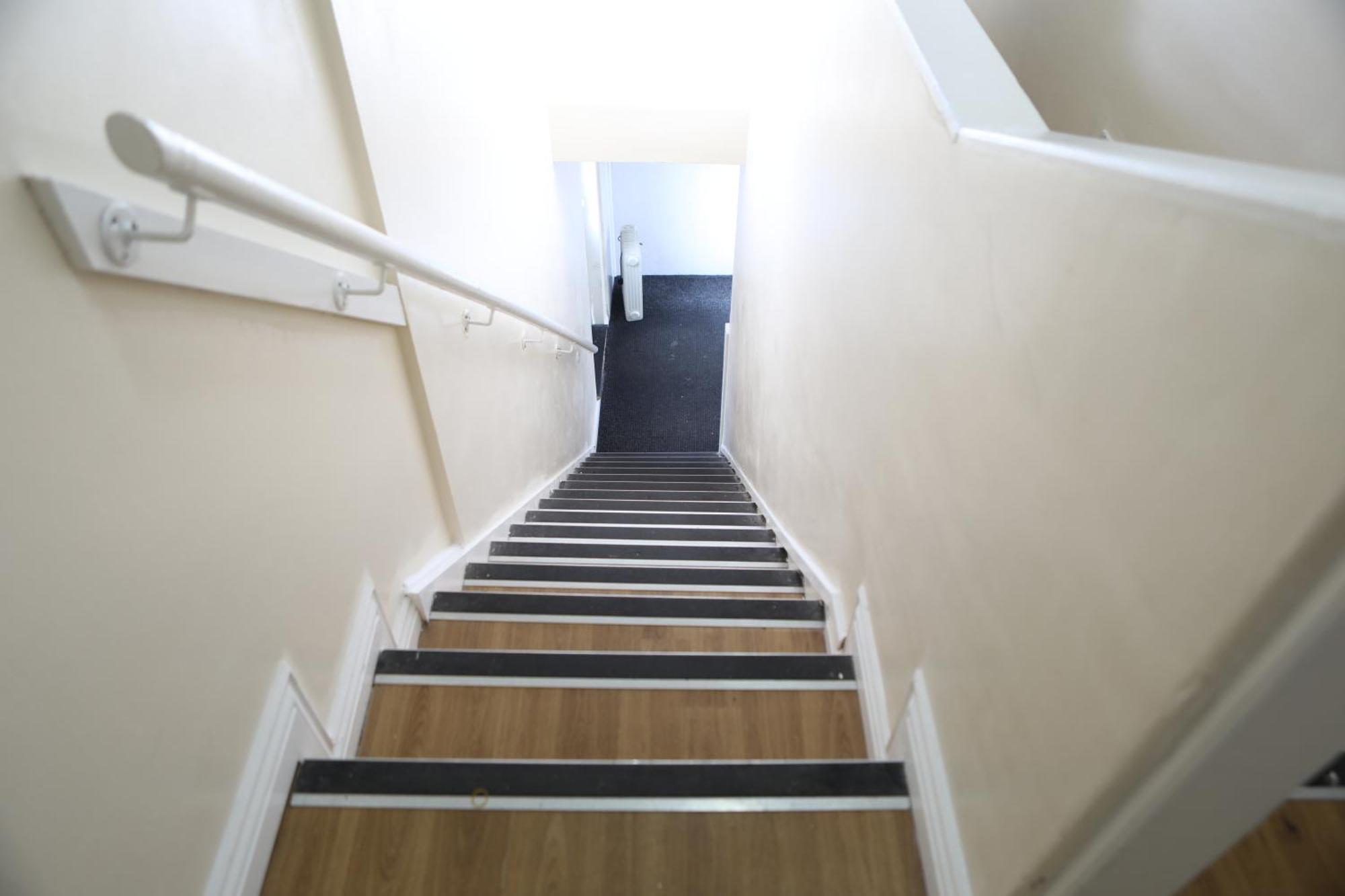 2-bed With Rooftop Garden In Prime Location Apartment Cardiff