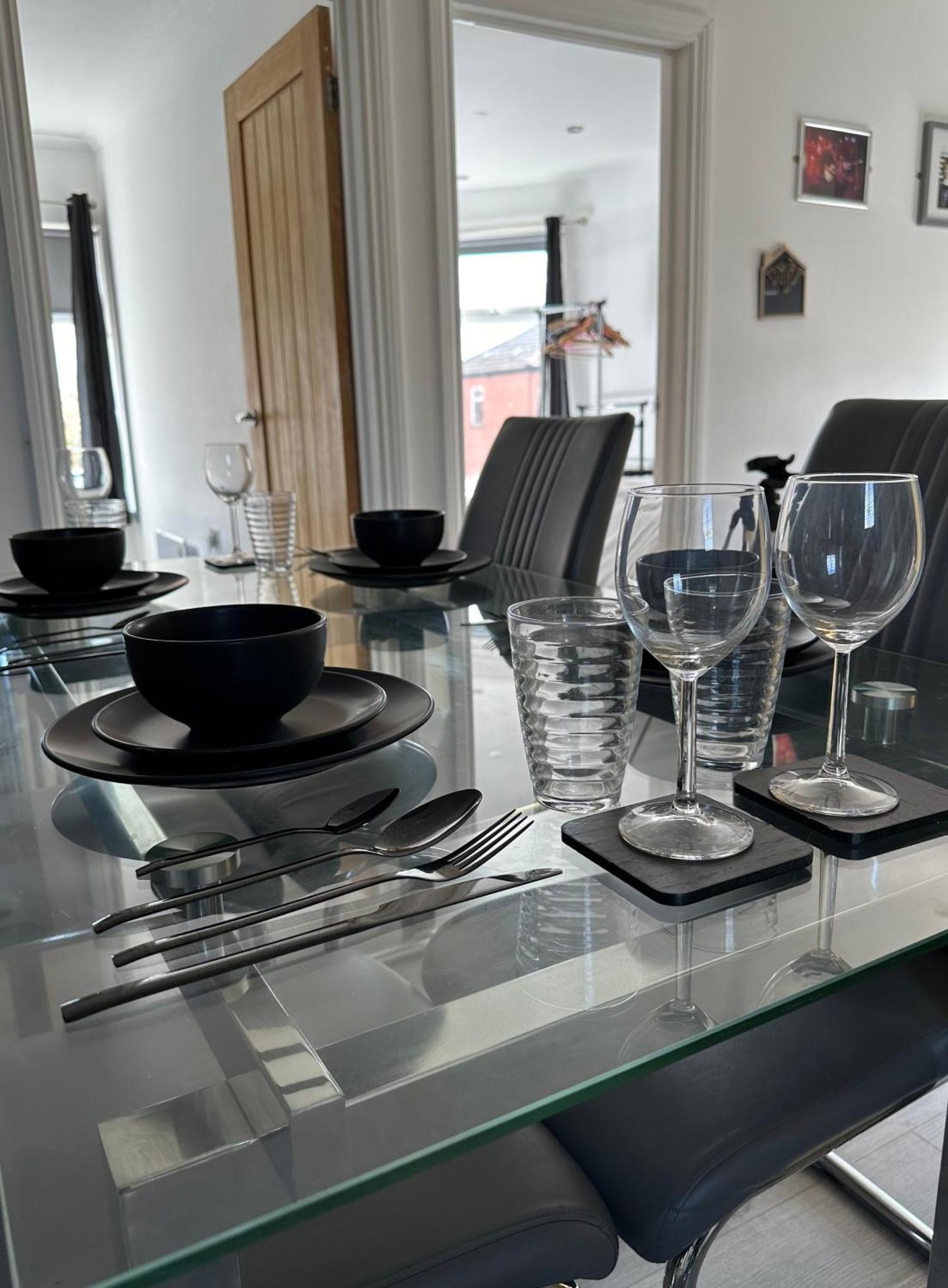 2-bed With Rooftop Garden In Prime Location *