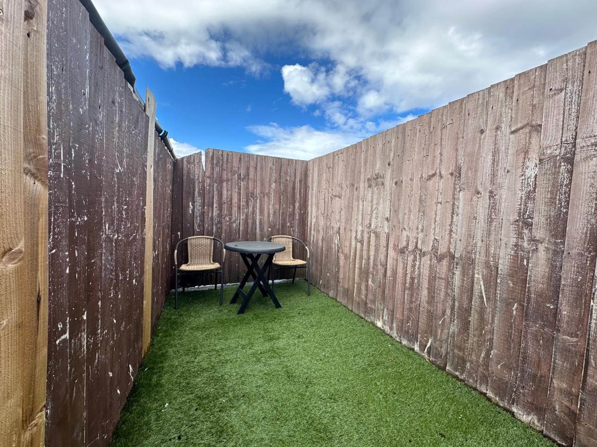 2-bed With Rooftop Garden In Prime Location Cardiff