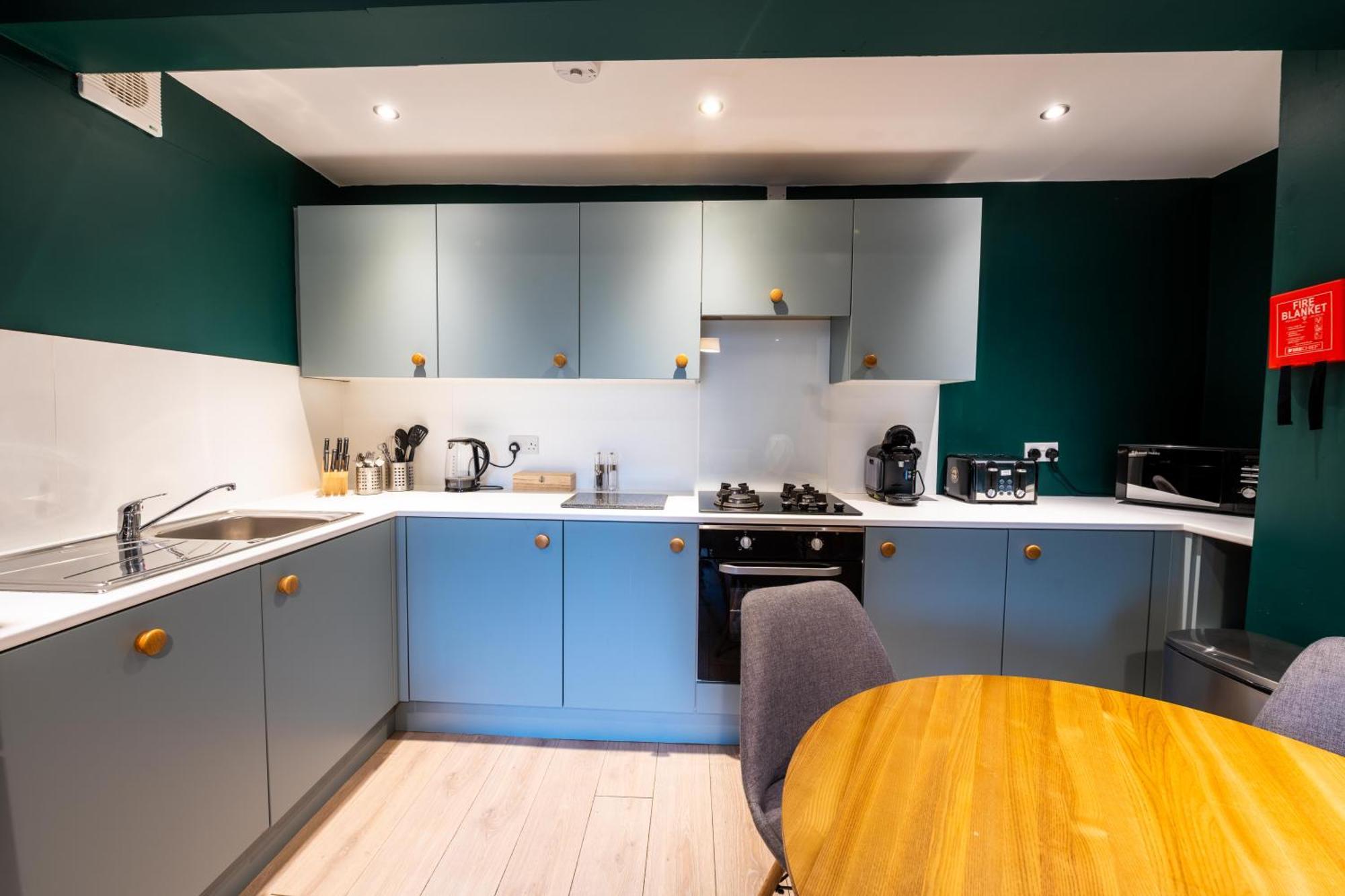 Aaron Wise - 17 Fitzhamon Apartment Cardiff