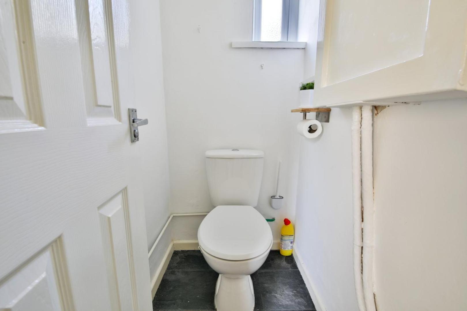 Guest house Garden Station Dwelling In Rumney Cardiff