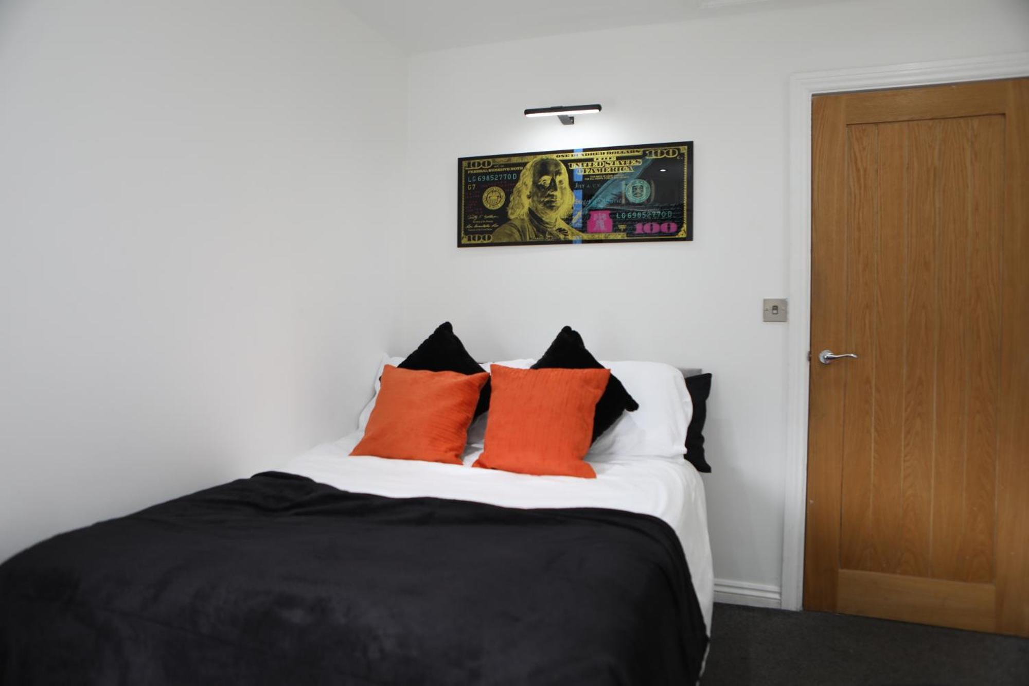 Apartment 2-bed With Rooftop Garden In Prime Location