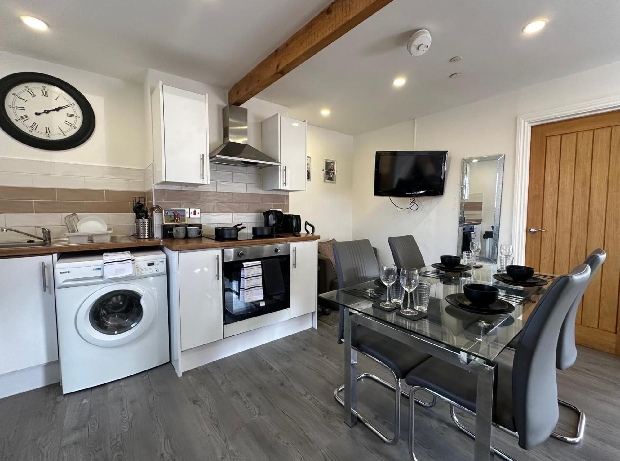 2-bed With Rooftop Garden In Prime Location Apartment