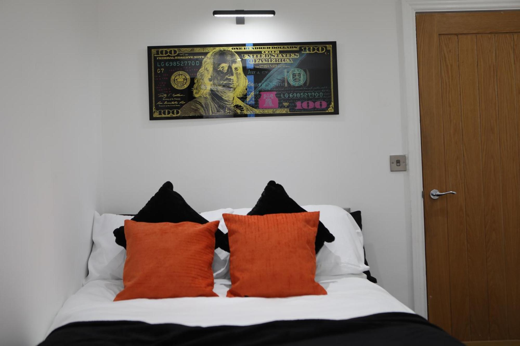 2-bed With Rooftop Garden In Prime Location