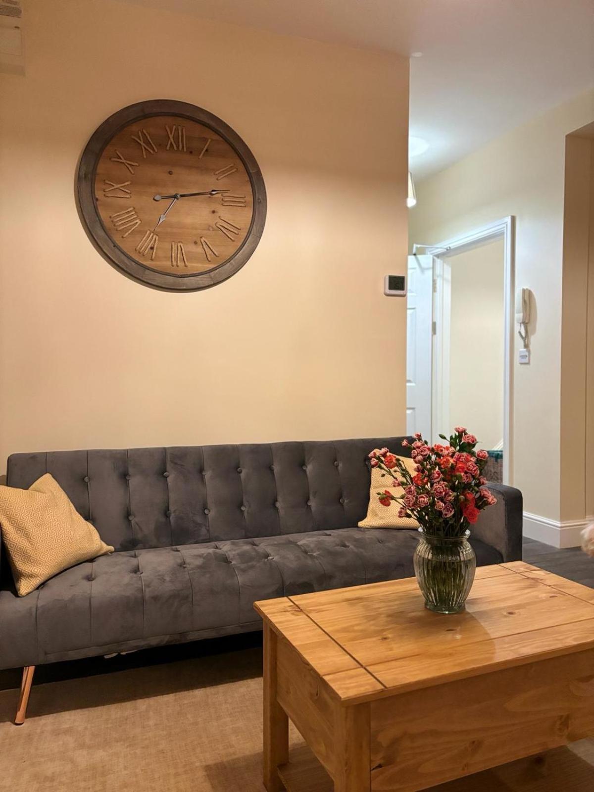 Cardiff/pernath Home2 Apartment *