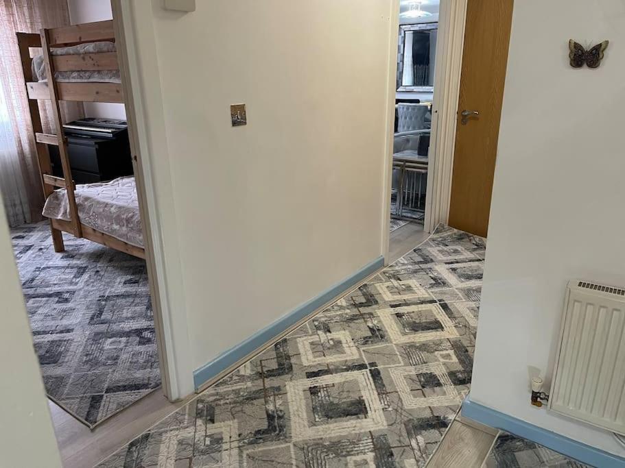 Entire Flat In *