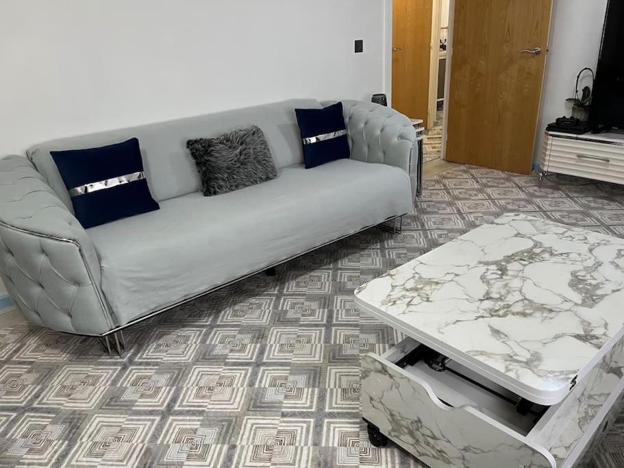 Apartment Entire Flat In