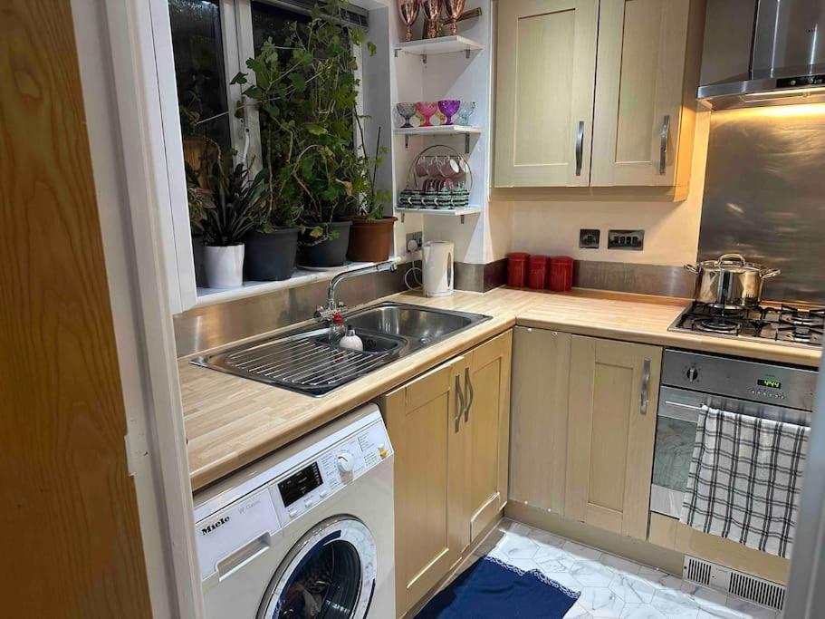 Entire Flat In *
