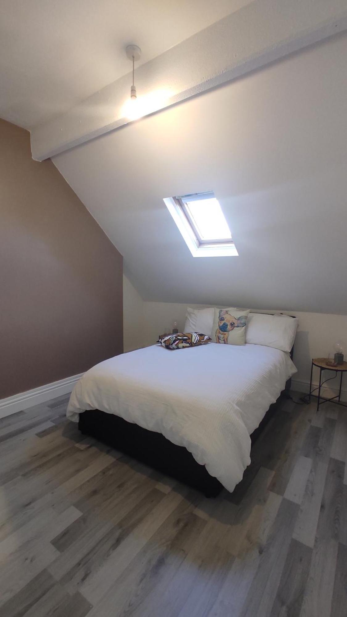 Casa Jimenez - Close To Town With Shared Bathroom Guest house