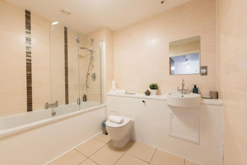 In The Heart Of Centre Apartment Cardiff