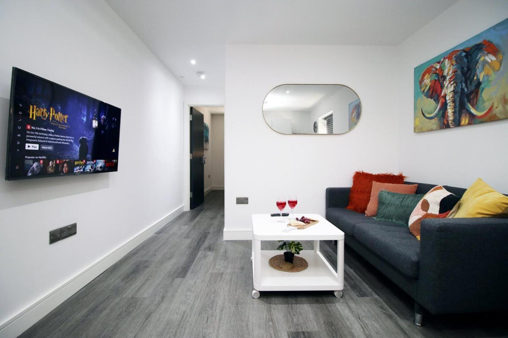 Apartment Boutique One Bedroom Cardiff