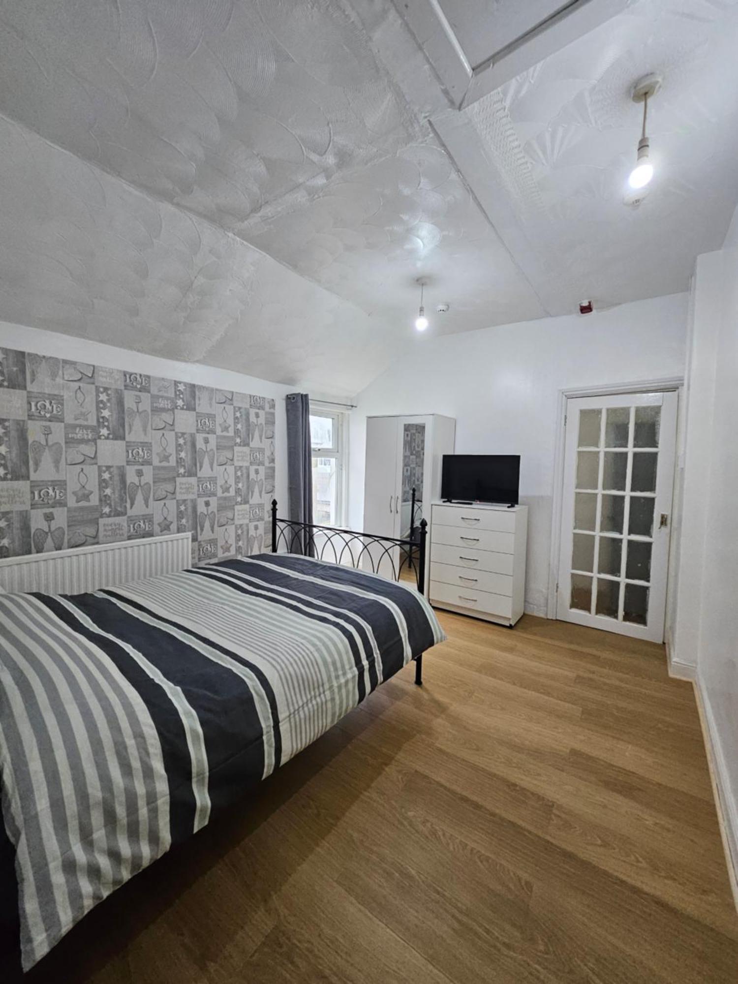 No Frills & Nothing Fancy 1 Bed Centre