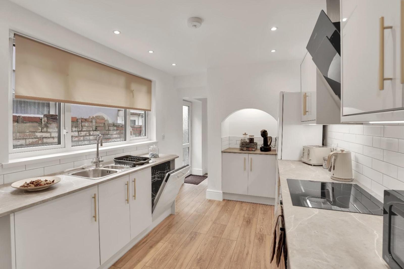 The Bay Escape -lovely 3bd House Holiday home Cardiff