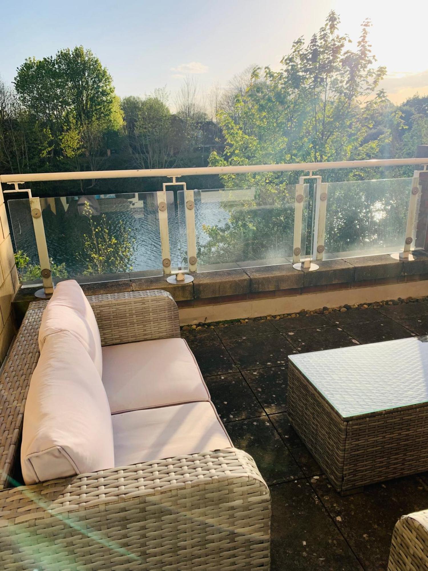 Spacious 2 Bed Perfect For Centre & Bay, Pool, Gym Cardiff