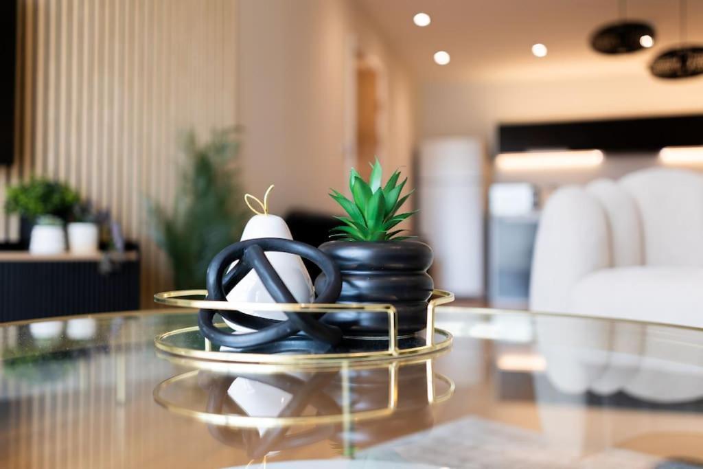 Apartment Sophisticated Free Parking