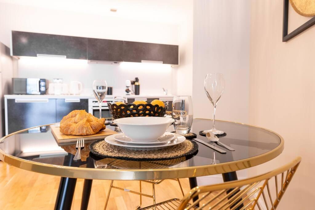Apartment Sophisticated Free Parking Cardiff