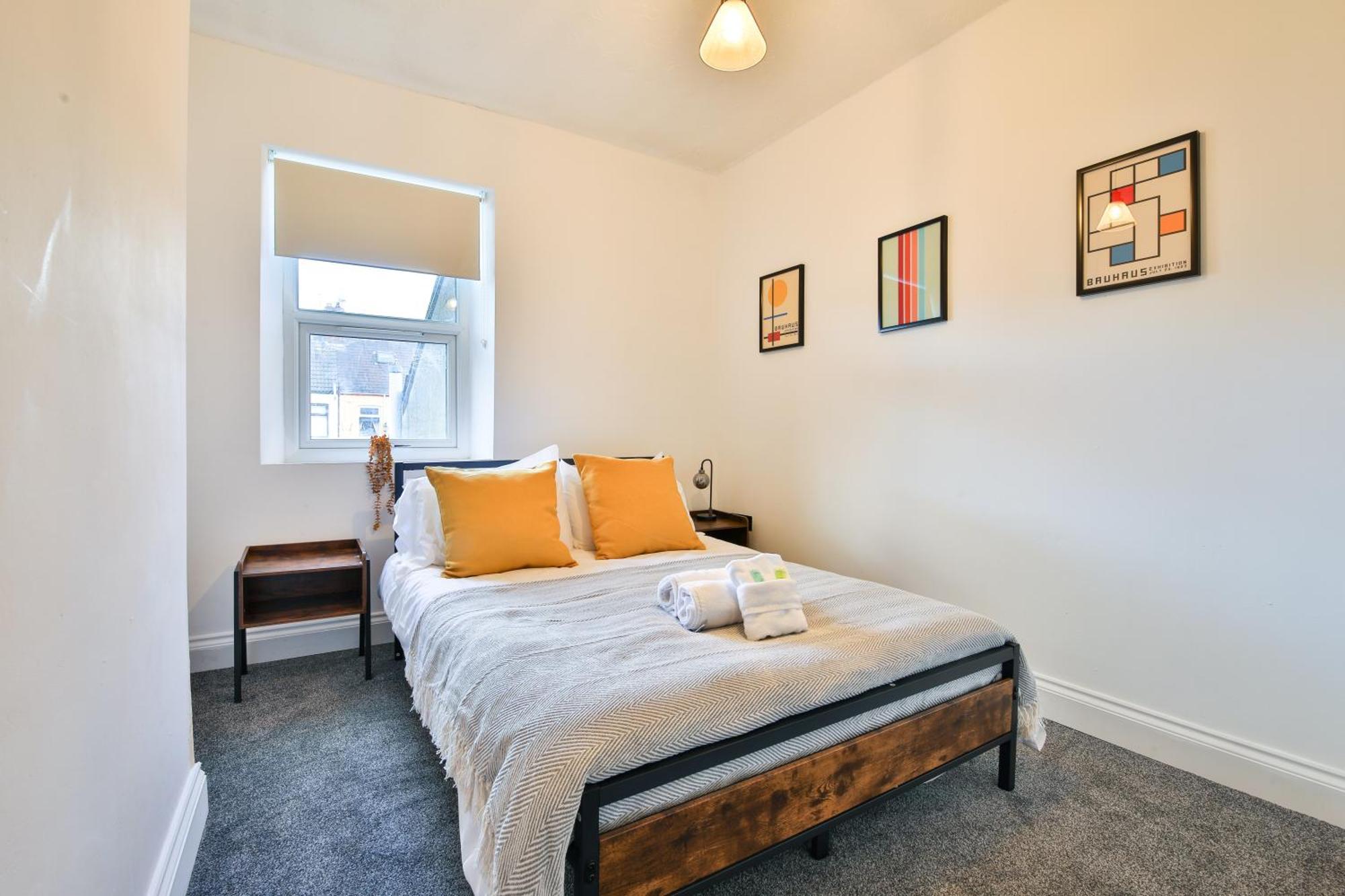 Stayright Charming 2br House, Walking Distance To City Centre *
