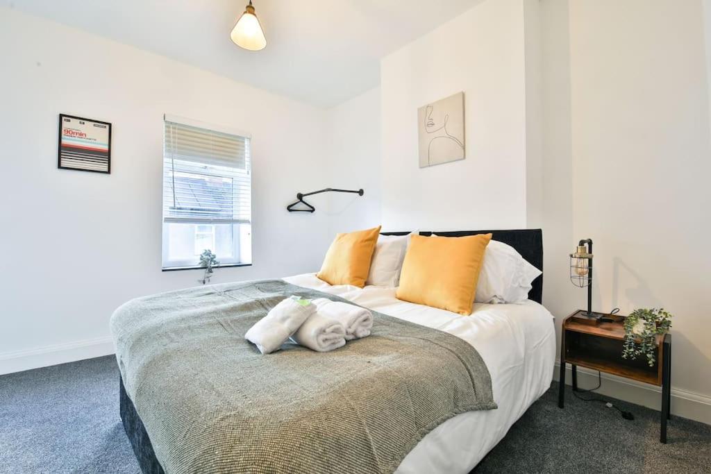 Stayright Charming 2br House, Walking Distance To City Centre Apartment *