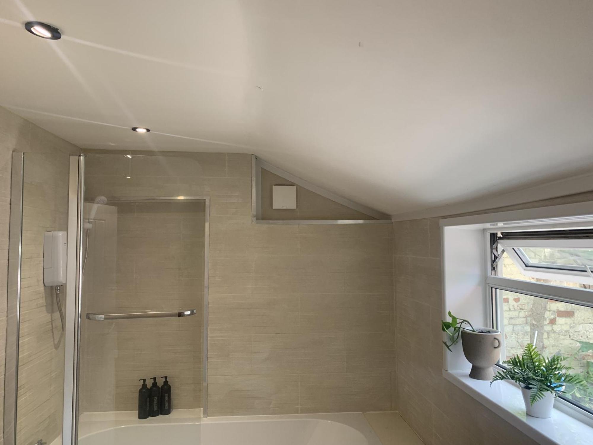 Holiday home Adanhouse-stockland Spacious 5 Bedroom House Sleeps 12 Private Garden