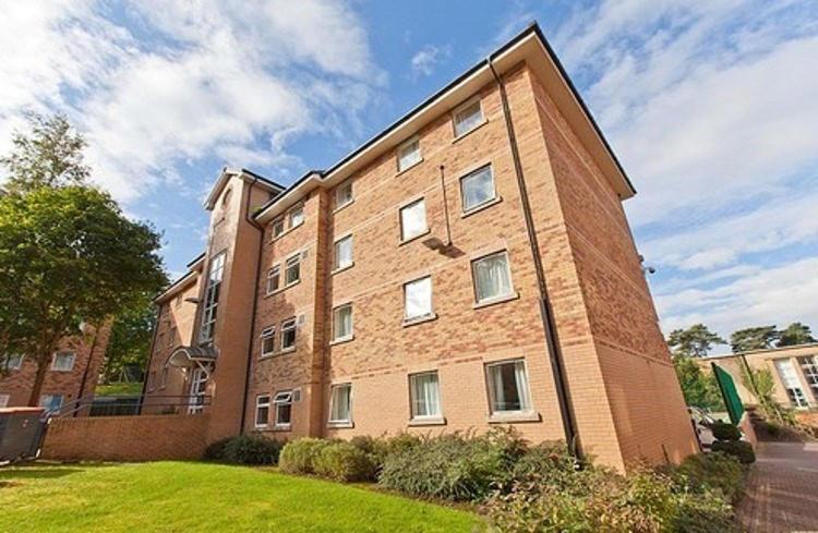 Plas Gwyn Halls, Met Apartment *