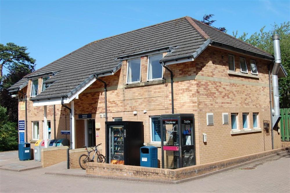 Plas Gwyn Halls, Met Apartment *